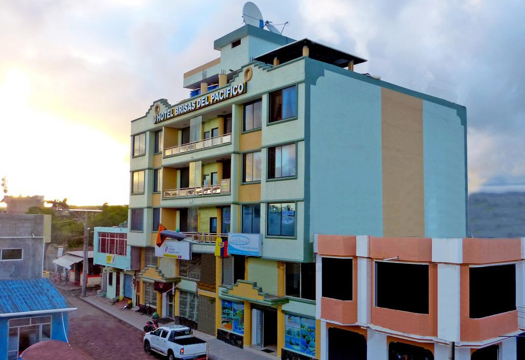 Hospedaje Brisas Del Pacifico Puerto Ayora  Exterior photo