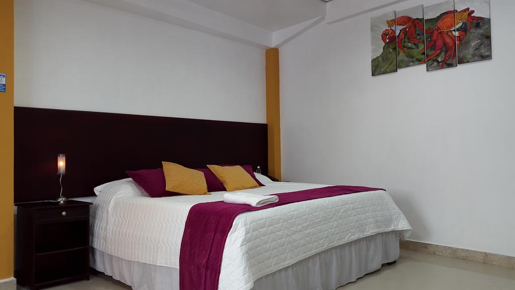 Hospedaje Brisas Del Pacifico Puerto Ayora  Room photo